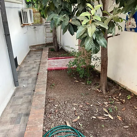 Villa Del Limone , Mondello Via Deucalione 18 ,via Miseno 18