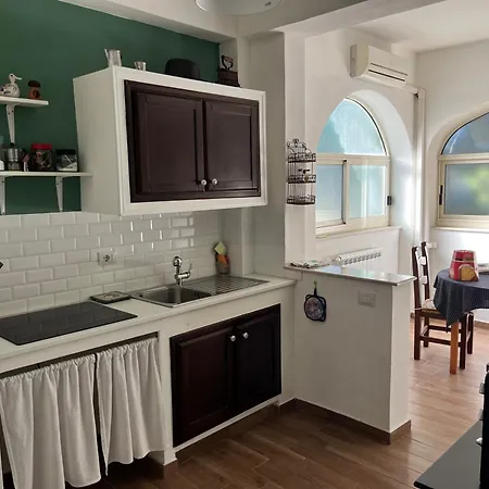 Del Limone , Mondello Via Deucalione 18 ,via Miseno 18